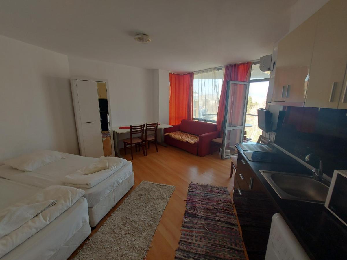 סאני ביץ' Studios & Apartments Perla מראה חיצוני תמונה